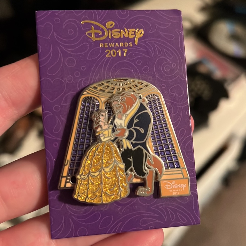 Beauty and the beast reward pin 2017 Disney